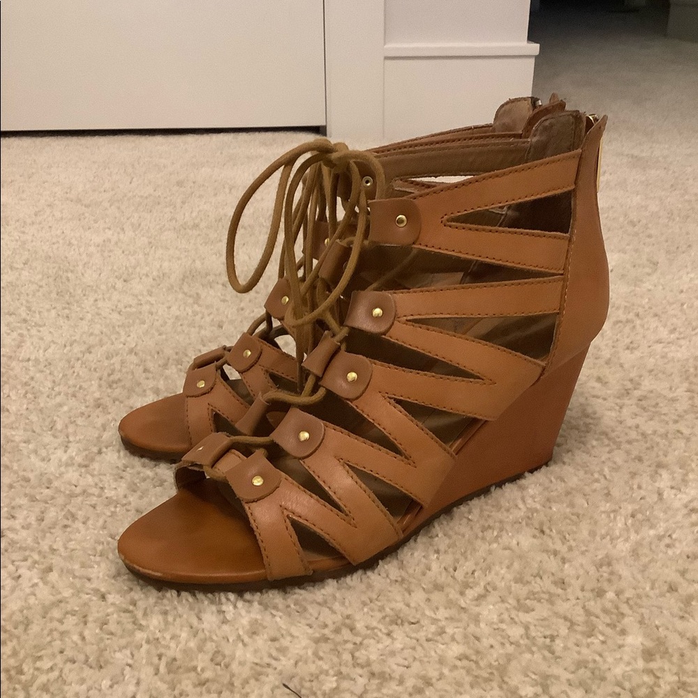 Dolce Vita brown wedged open toe heels